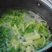 怎么做粉丝虾米芹菜汤