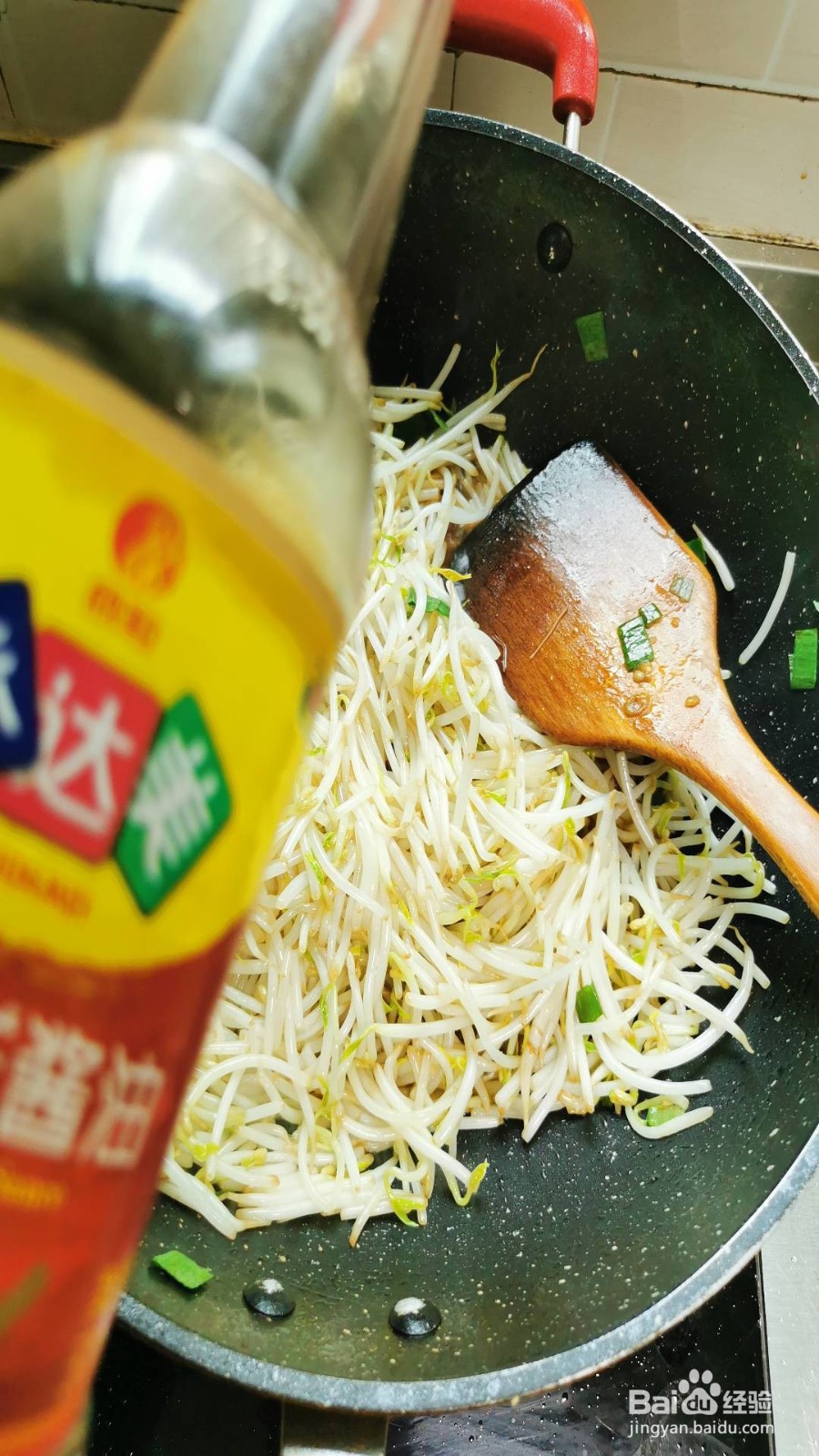 韭菜炒绿豆芽的做法