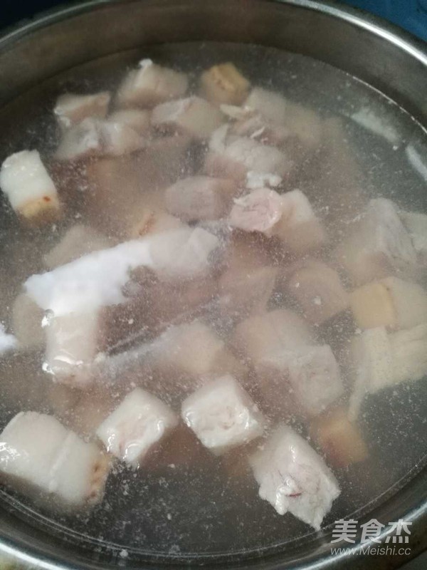 莴笋红烧肉的做法