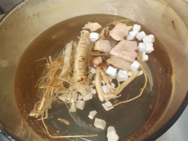 五指毛桃土茯苓淮山煲猪骨