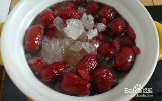 银耳红枣羹的做法