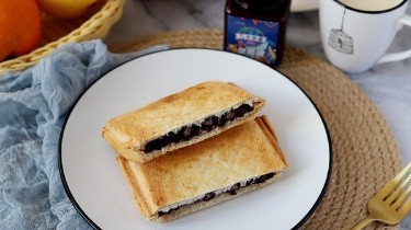 果酱蜜豆三明治的做法