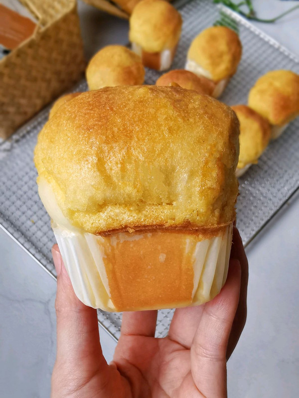 肉松酥皮小面包