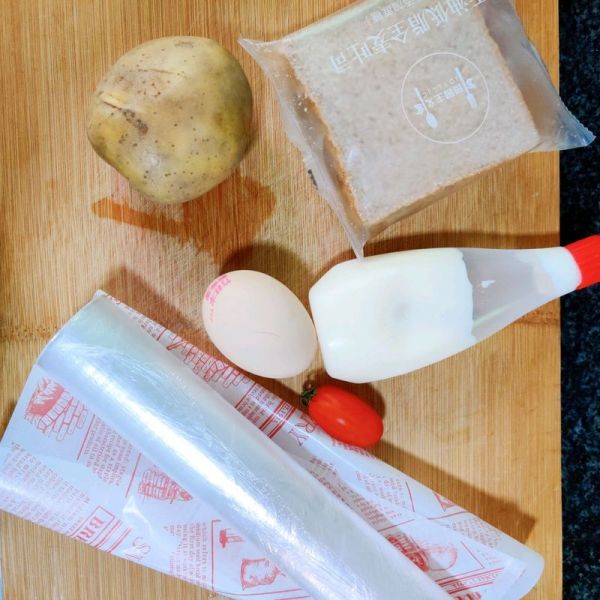 鸡蛋土豆爱心三明治