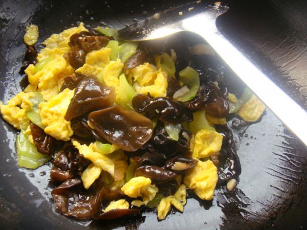 黄瓜木耳炒鸡蛋