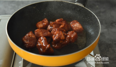 如何自制美味的芝麻排骨