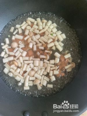 嫩滑鲜美的豆腐菌菇汤