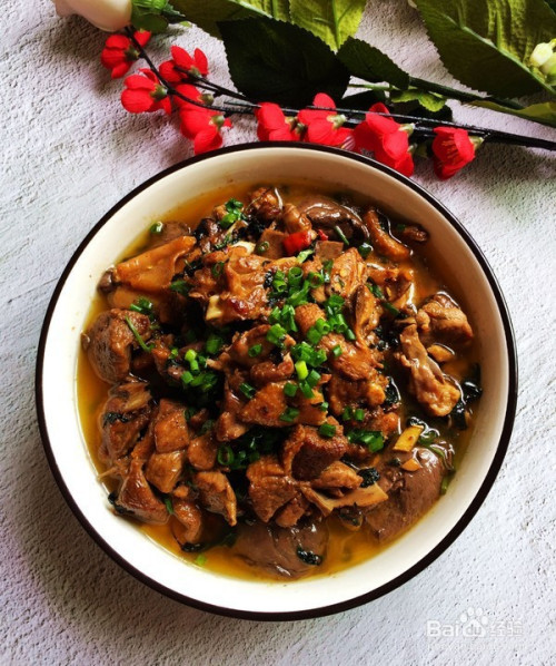 紫苏焖鸭肉的做法