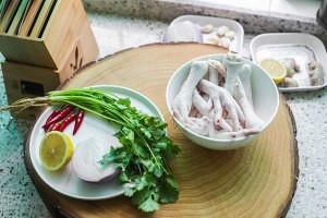 怎么做酸辣鸡爪