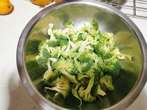 食补佳品蒜蓉西兰花的做法
