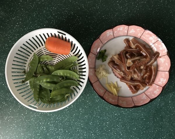 荷兰豆炒层层脆