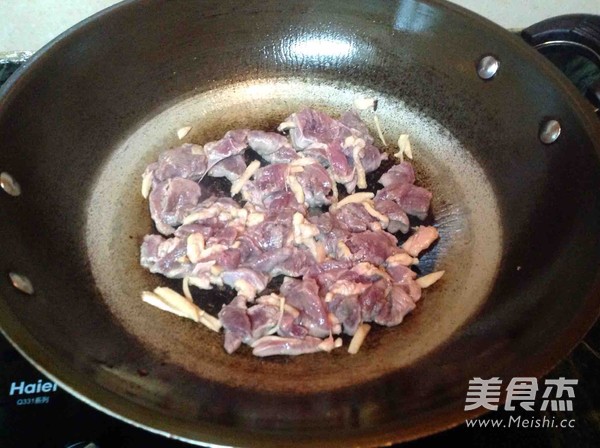 鸭肉烧香芋的做法