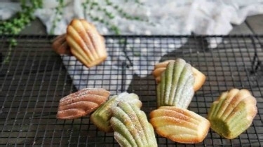 三色玛德琳蛋糕的做法