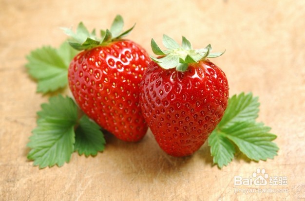 如何选购草莓