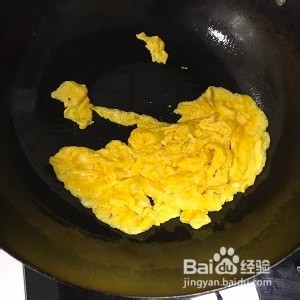 蚕豆炒鸡蛋的做法