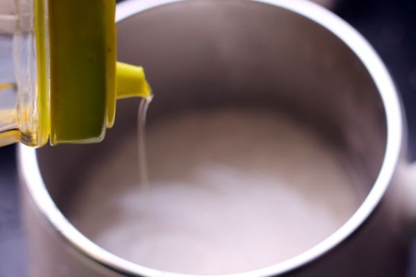 三文鱼肠煲仔饭