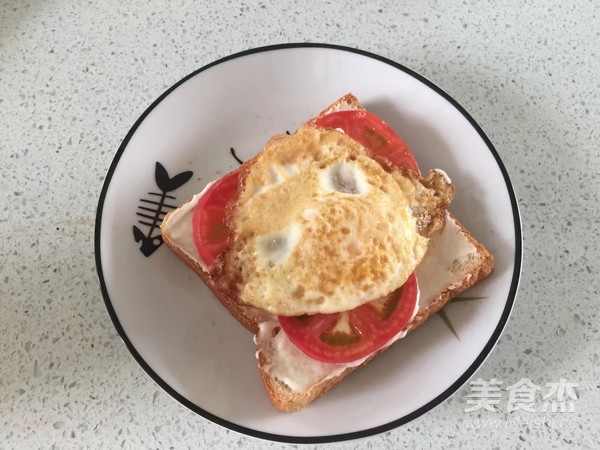 鸡蛋西红柿三明治