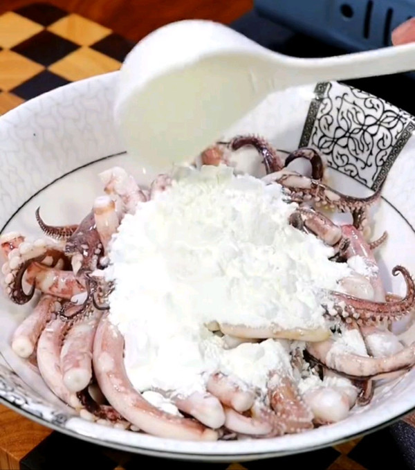 特色干煸鱿鱼须