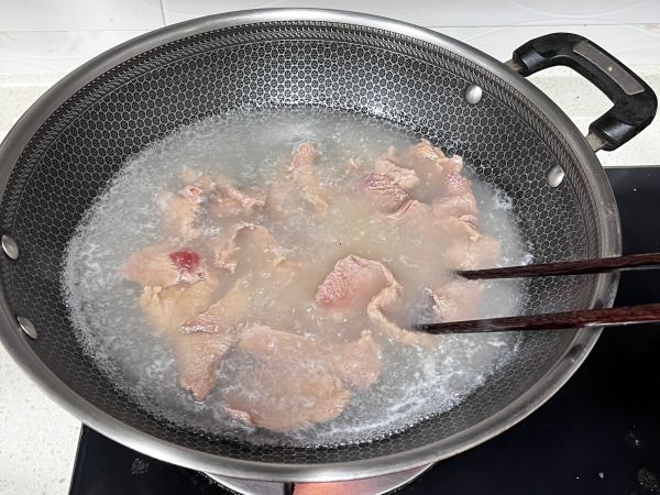 捞汁香菜拌牛肉