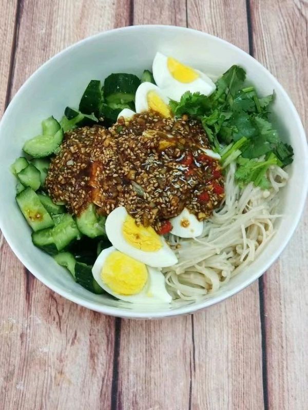 金针菇凉拌黄瓜