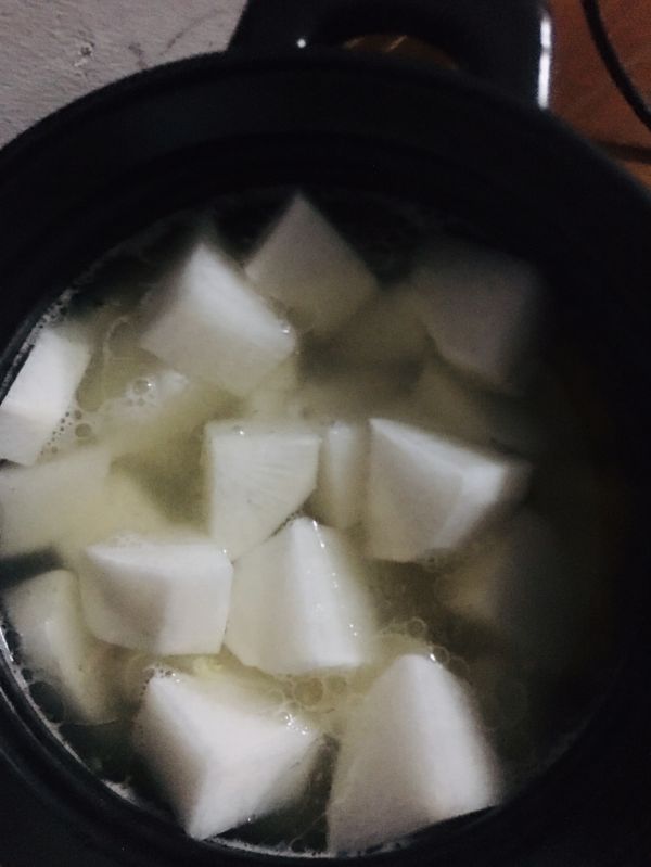 萝卜玉米排骨汤