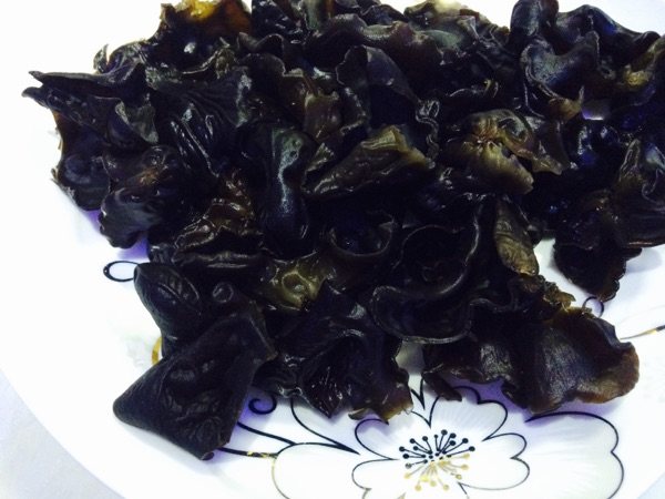 白菜炒木耳的做法，妈妈们学会了吗？