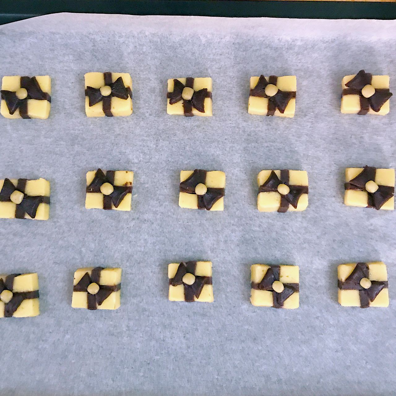 原来制作双色礼物曲奇小饼干这么简单,一看就会