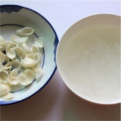 桂花百合炖燕窝