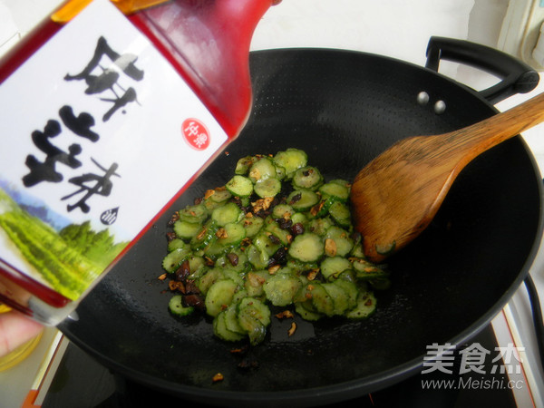 酱香脆黄瓜的做法