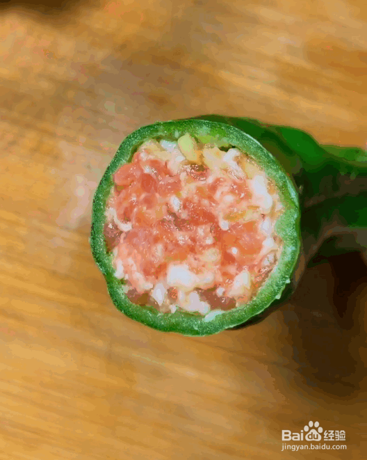 如何制作美味的青椒酿肉