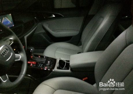 来看看怎么给爱车加装高配LED顶灯