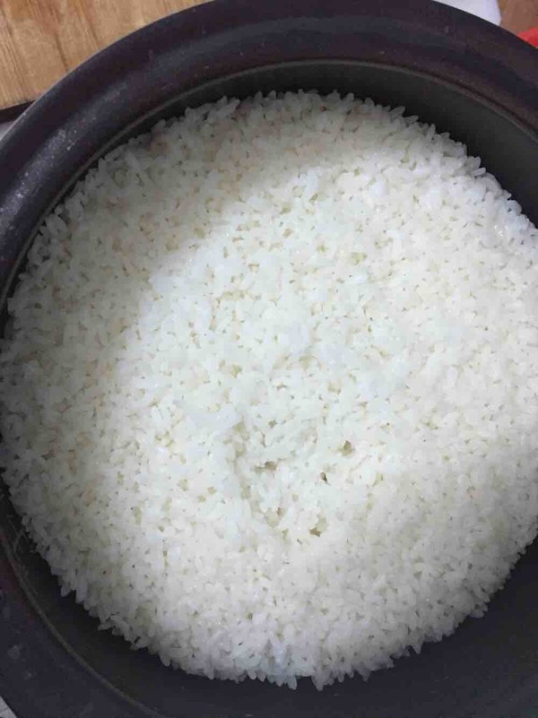 假大米煮熟后图片图片