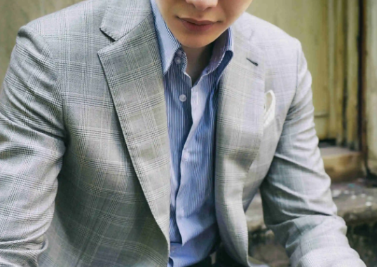 皮西服领子翘怎么解决