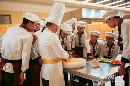 学厨师好不好工作，谁能告诉我