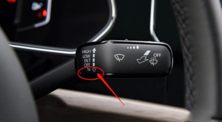 如何使用polo雨刮器