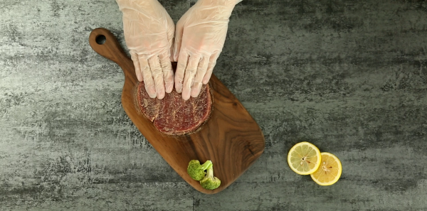 嫩烤黑椒红酒牛排