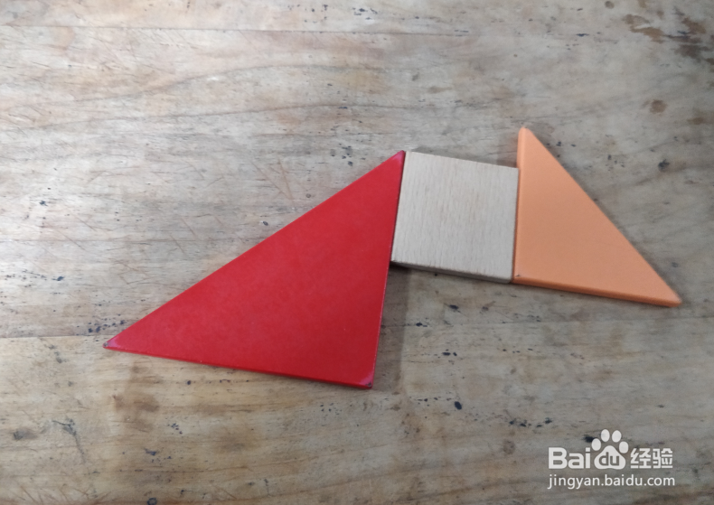 用七巧板怎样拼一只向前跑的小鸡？