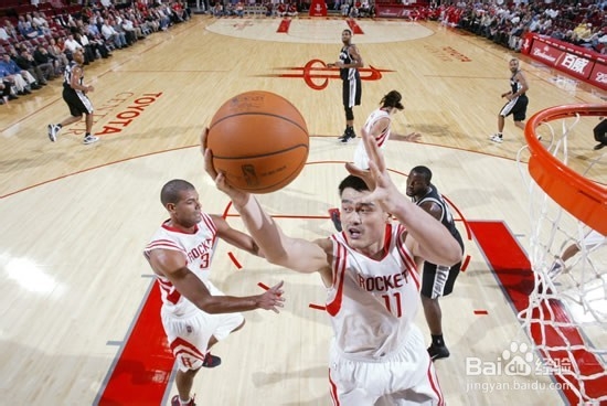 篮球抢篮板的要领