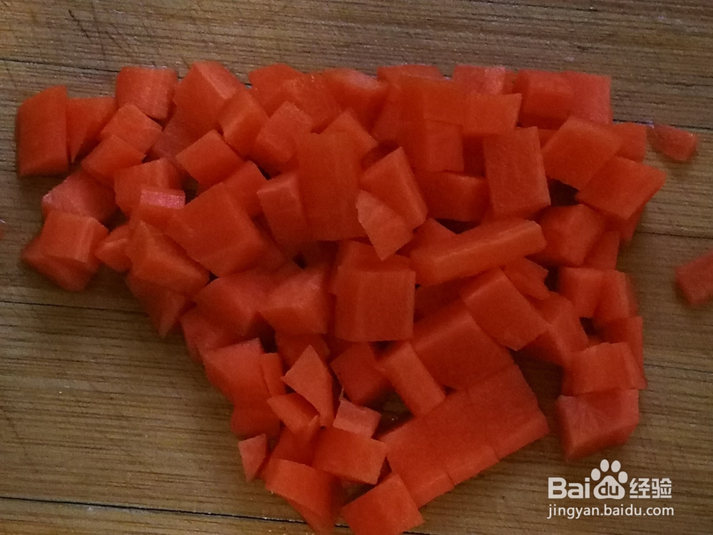 味道好吃顔色鲜亮的--豌豆胡萝卜炒白米饭