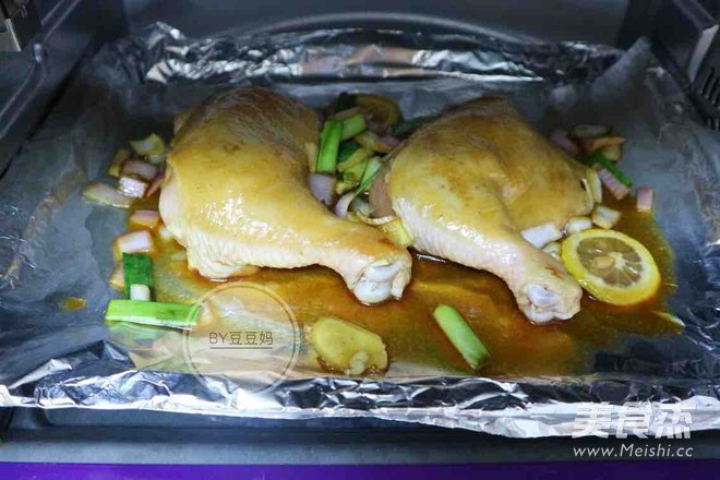 柠香黑椒烤鸡腿