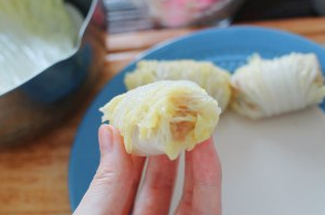 娃娃菜鸡肉卷的做法