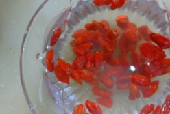 枸杞菠菜猪肝粥