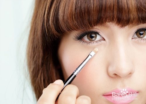 借鉴T台妆容精华 轻薄透登场