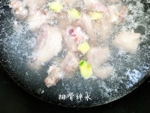 营养美食制作土豆炖排骨