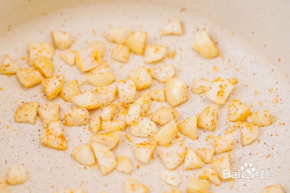 怎么做出中国味道皮蛋炒通心粉