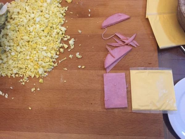 橄榄菜火腿面包