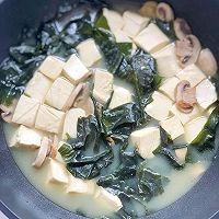 如何做清新爽口的三鲜豆腐汤