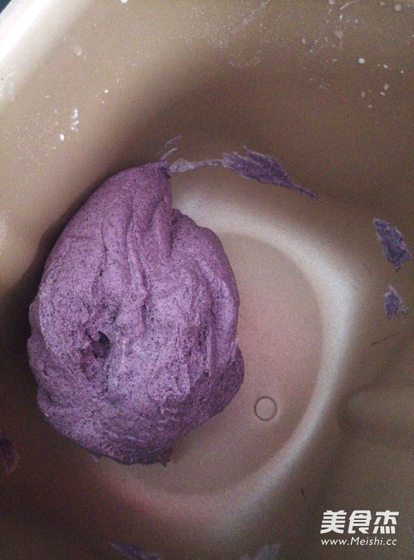 紫米面三鲜韭菜盒子