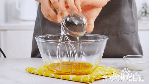 杨梅荔枝蛋糕卷的做法