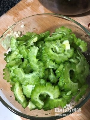 正宗苦瓜炒鸡蛋